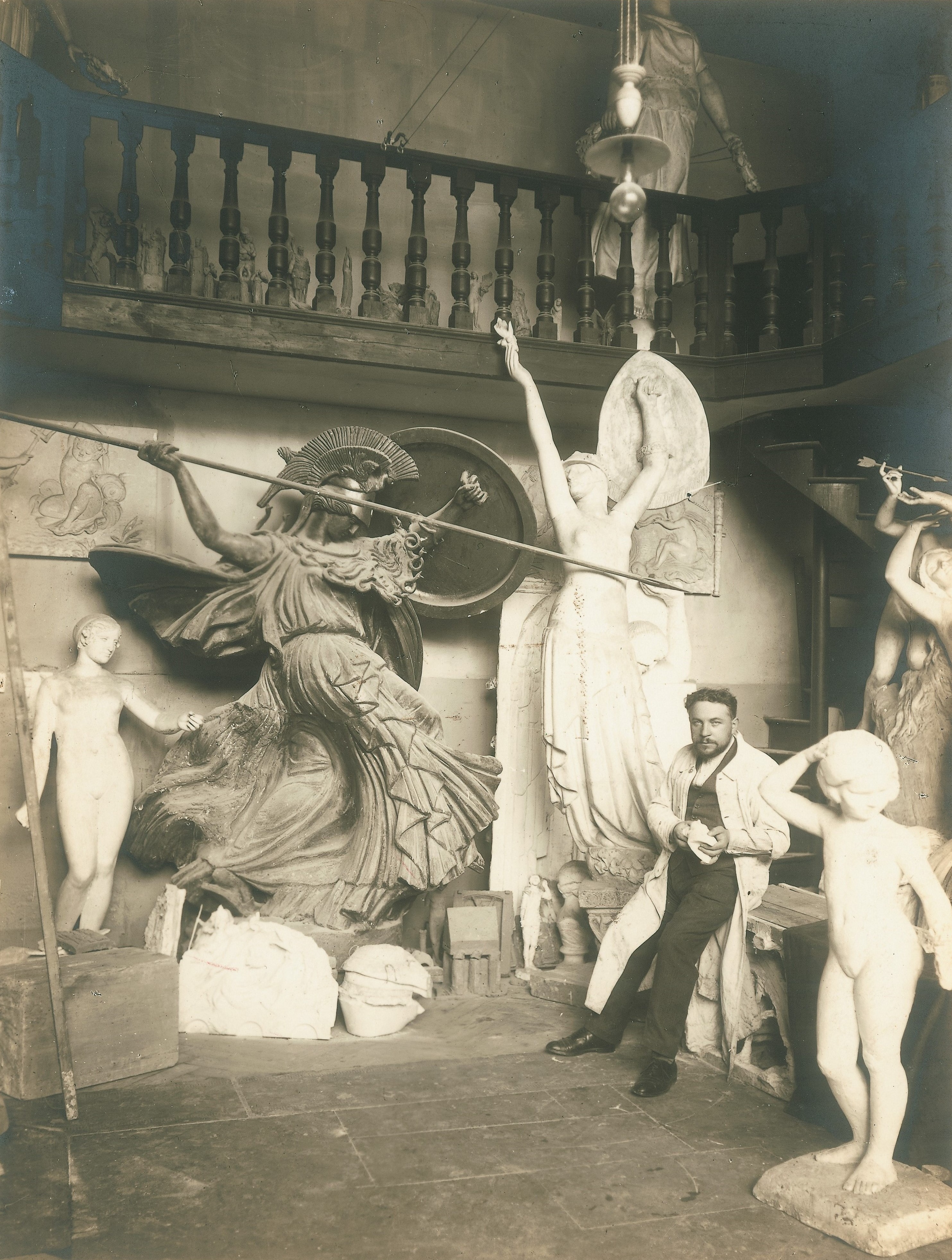 Carlo Sarrabezolles dans son atelier